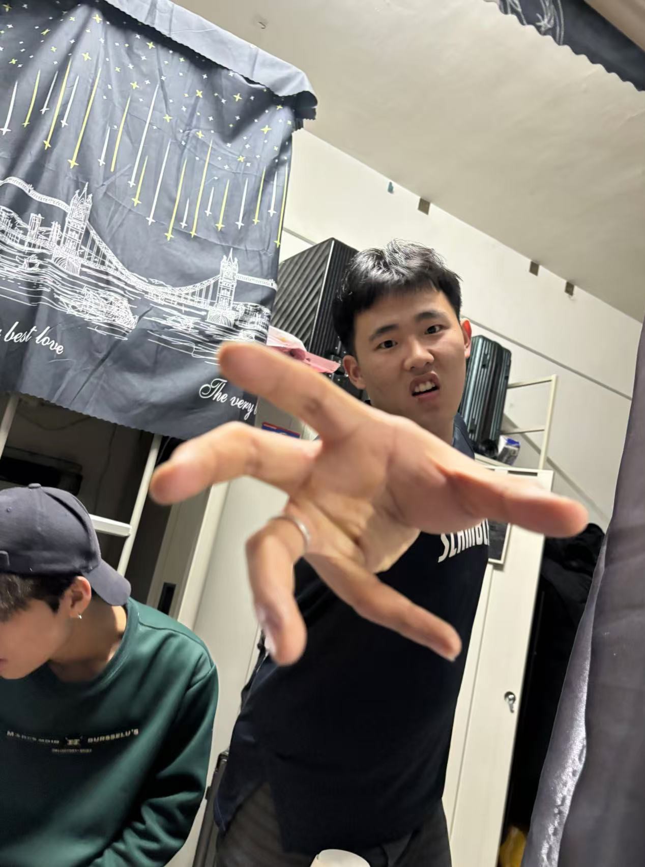 绿绿的沸羊羊