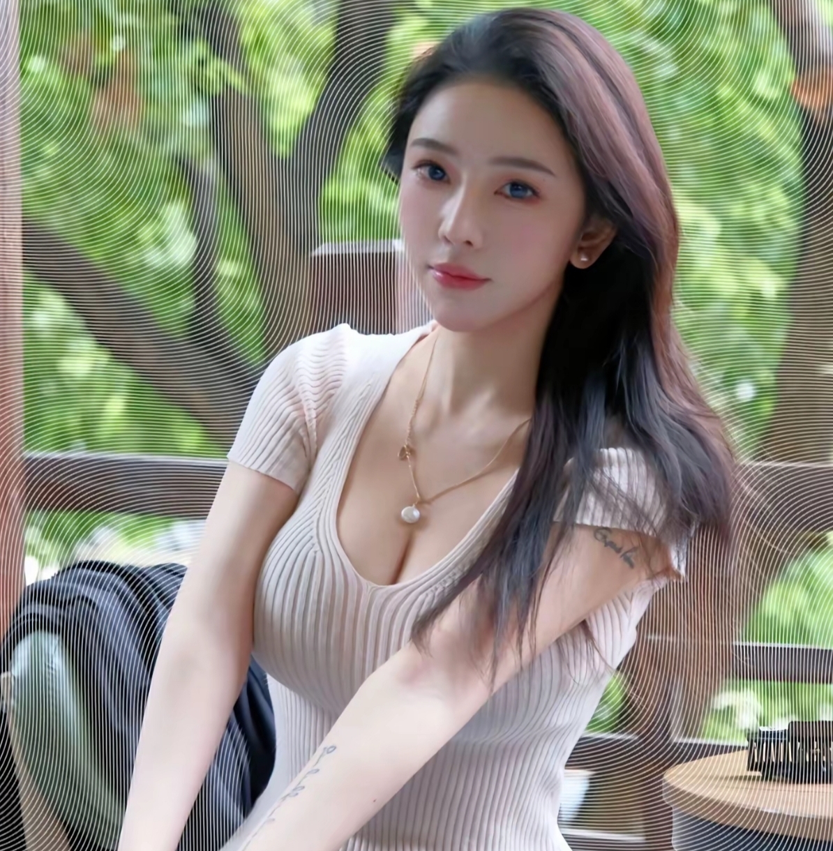 肤白貌美大长腿