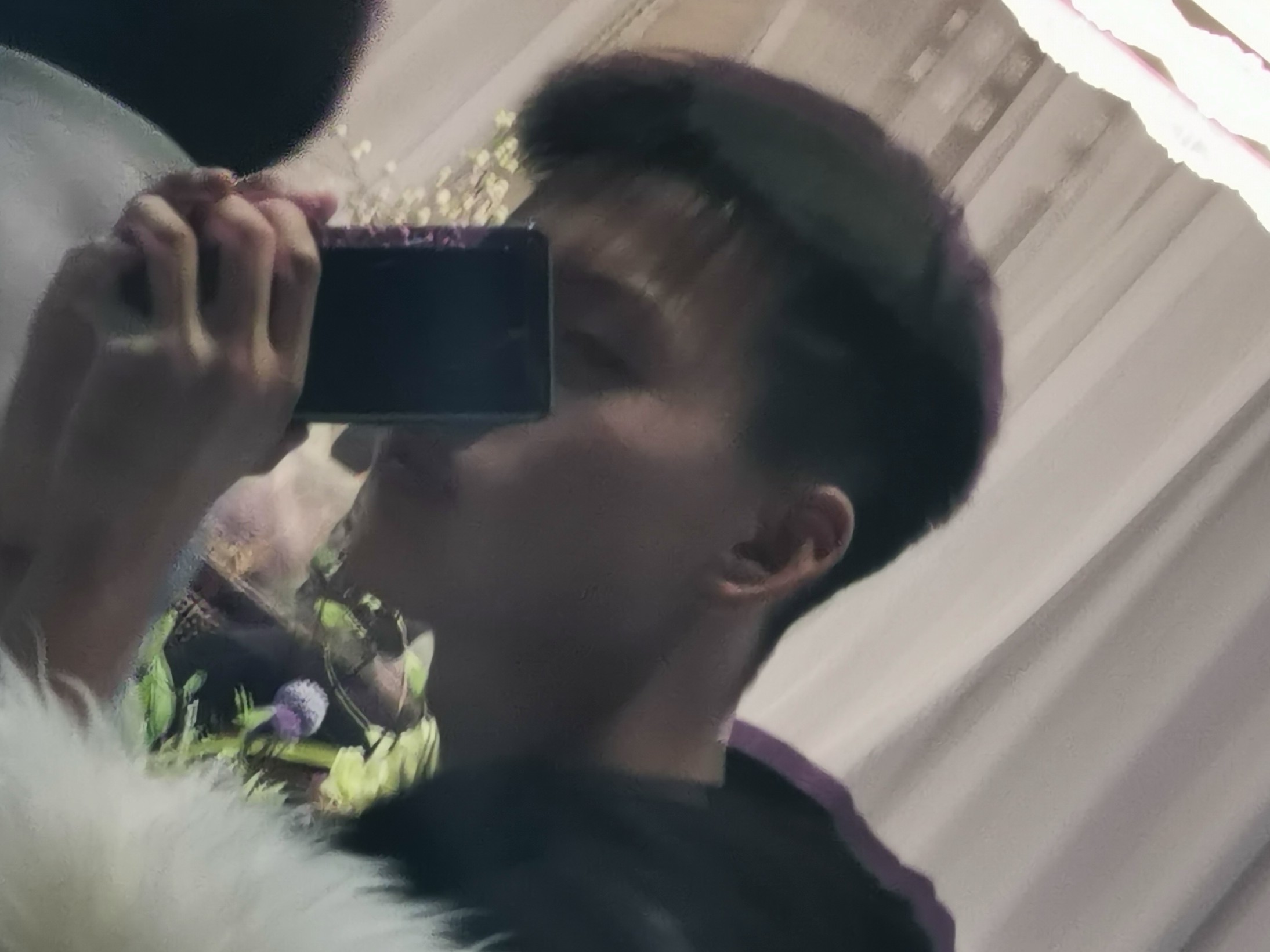 忽觉爱是痛感