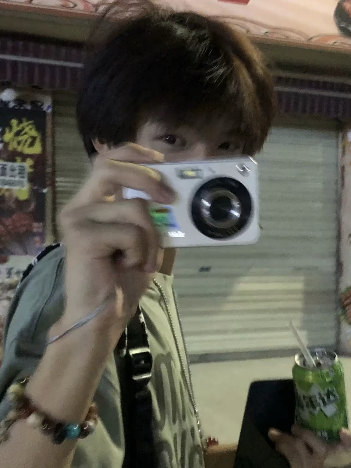 揣着糊涂装明白