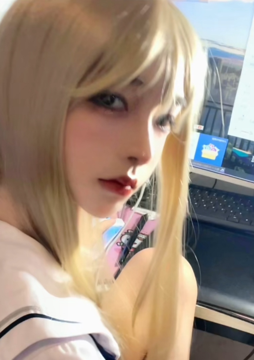 女大学生在就秒发