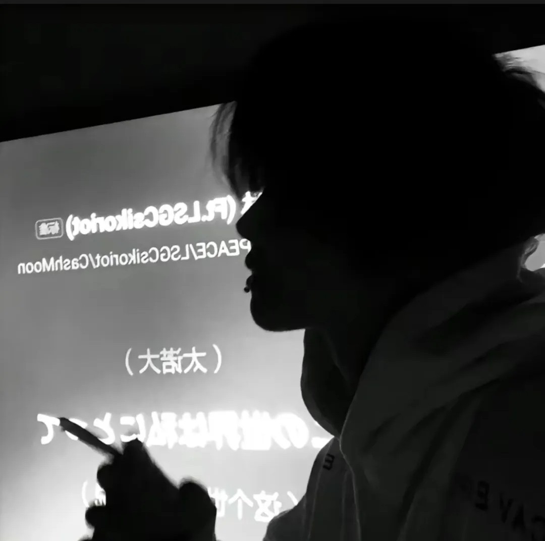 都已是入冬又何必执着于那年春风暖
