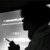 都已是入冬又何必执着于那年春风暖